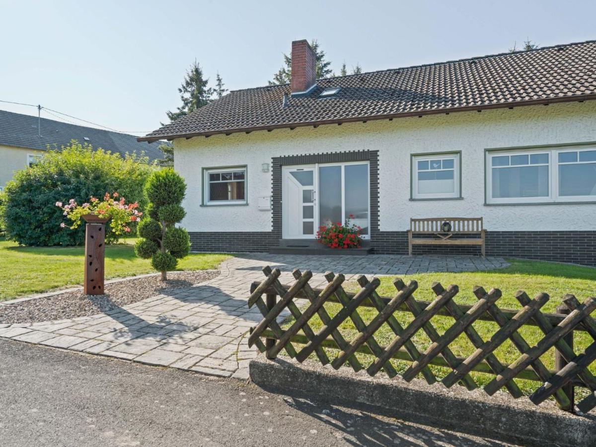 A Detached Holiday Home In A Highly Scenic Area Trierscheid Exterior foto